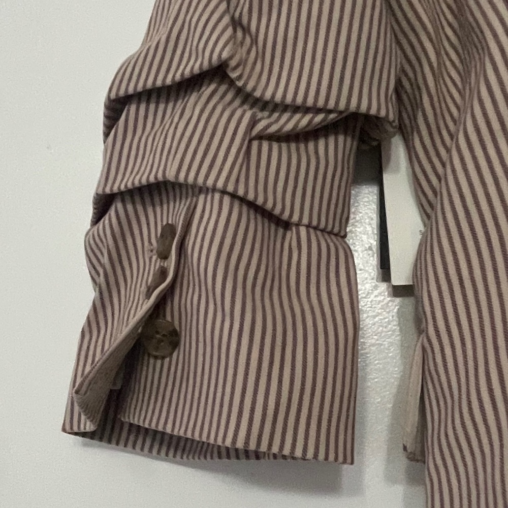 DKNY Ruched 3Q Sleeves One Button Pinstripe Blazer in Khaki Brown - Picture 13 of 13